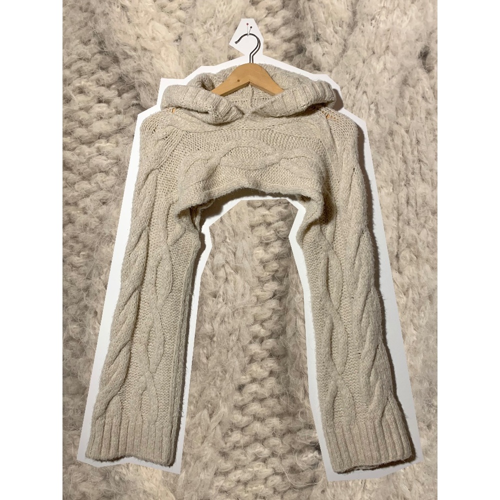 Cozy ivory cable-knit ultra-cropped hoodie sweater from Zara